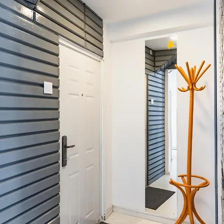 Sat Modern 2-bedroom Loft In Center