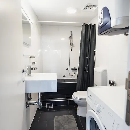 Sat Modern 2-bedroom Loft In Center Apartment
