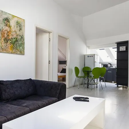 Sat Modern 2-bedroom Loft In Center *