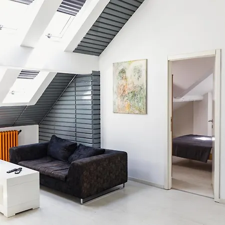 Sat Modern 2-bedroom Loft In Center