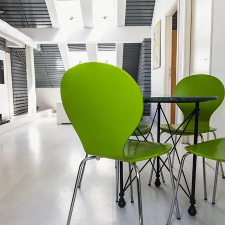 Sat Modern 2-bedroom Loft In Center *